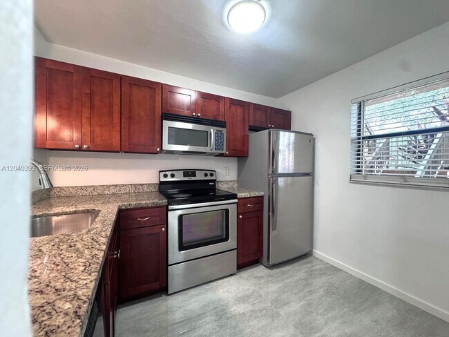 Photo - 10325 NW 11th St Unidad 101