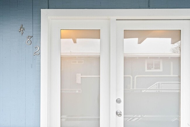 Photo - Cozy 1-bdrm/1-bath Estacada townhome—A/C, Comfortable 2-bdrm/1-bath townhome in Estacada—A/C, on-... Unit 482