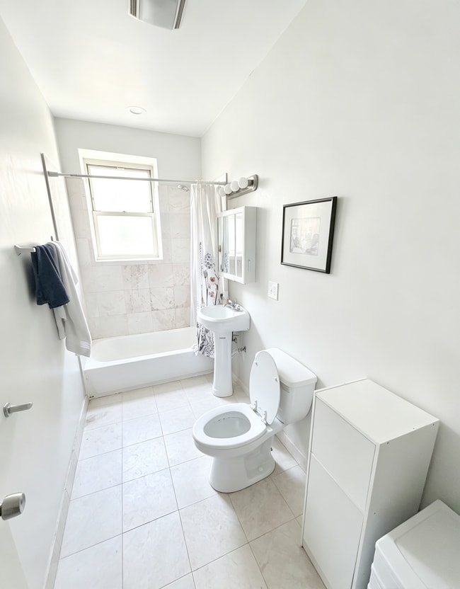 Photo - 5142 S Ingleside Ave Unit 3C