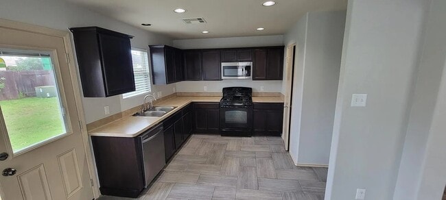 Photo - 5518 Rustling Gates Ln