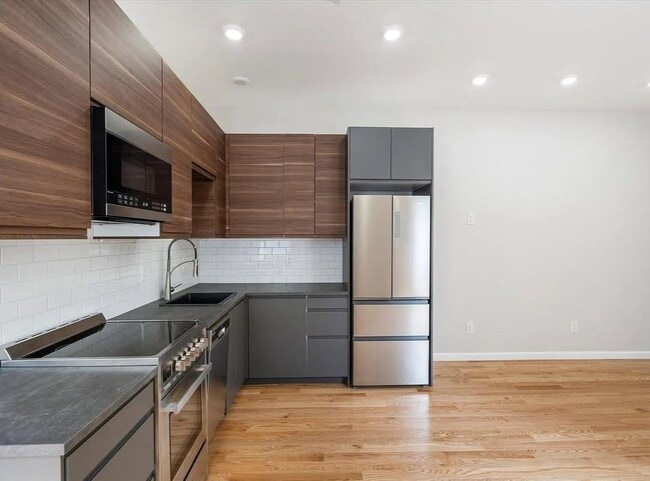 Photo - 334 St Paul St