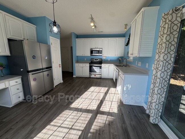 Photo - 1140 Briarwood Dr