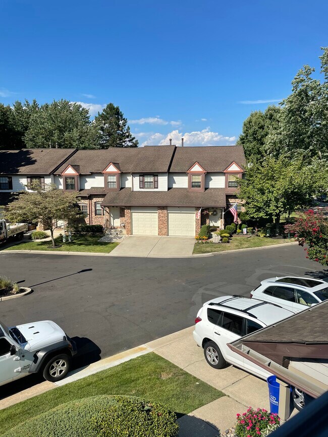 Photo - 30 Greensward Ln