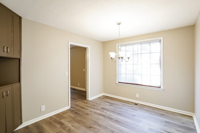 Photo - 104 Eldorado Ct