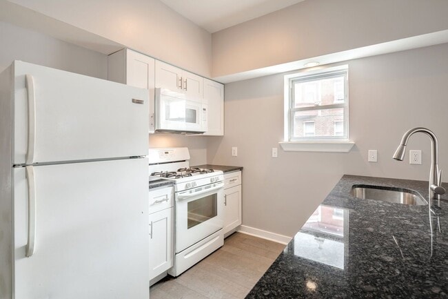 Building Photo - 1400 S 16th St