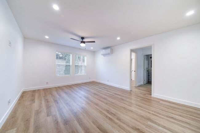 Photo - 1655 W Malvern Ave Unit 1701-08