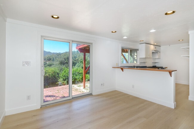 Photo - 161 Sacramento Ave Unit Chalet Mt.Tam View