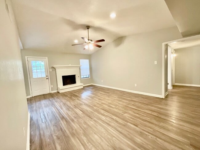 Photo - 14 Point West Cove