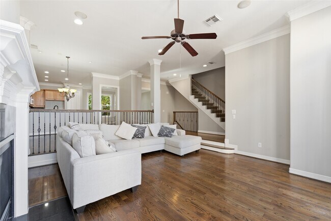 Photo - 9295 Buffalo Speedway