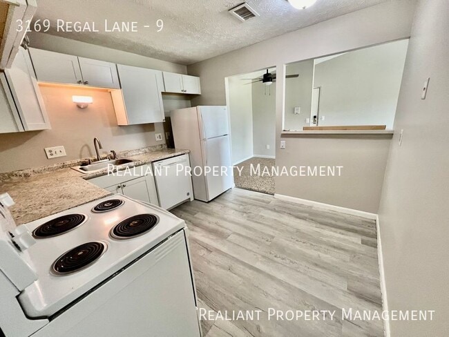 Photo - 3169 Regal Ln Unit 9