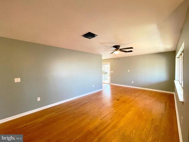 Photo - 9457 Boyds Turn Rd