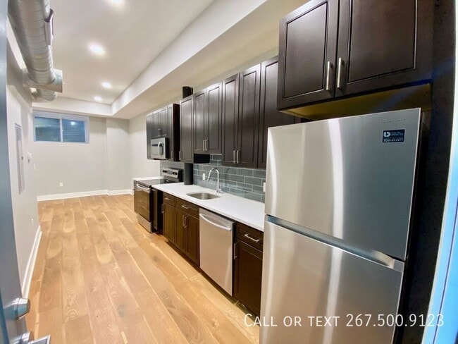 Building Photo - 1523 W Girard Ave Unit B4