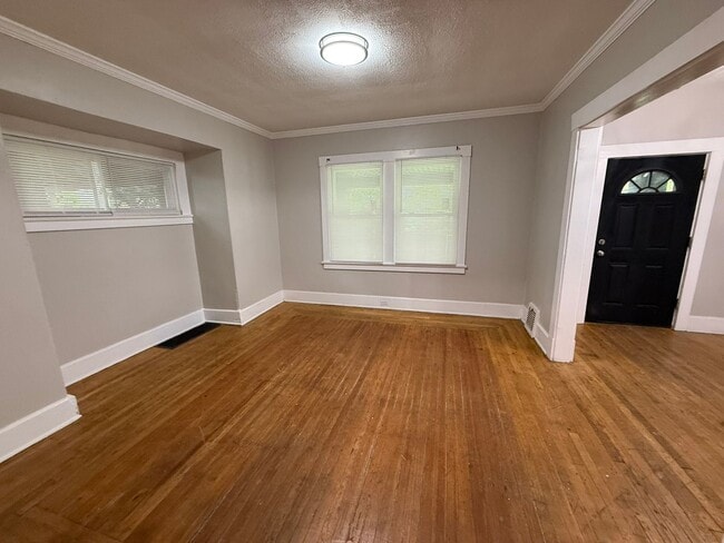 Photo - Updated and Spacious 3-4 Bedroom, 2 Story Home Located on North Side of Youngstown