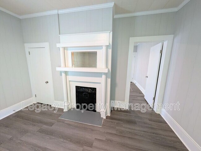 113-113 Stagg St Unit 115 Stagg St