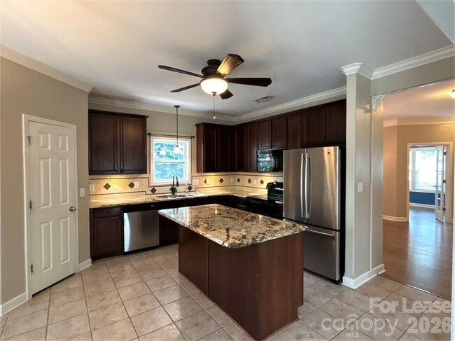 Photo - 4406 Overbecks Ln