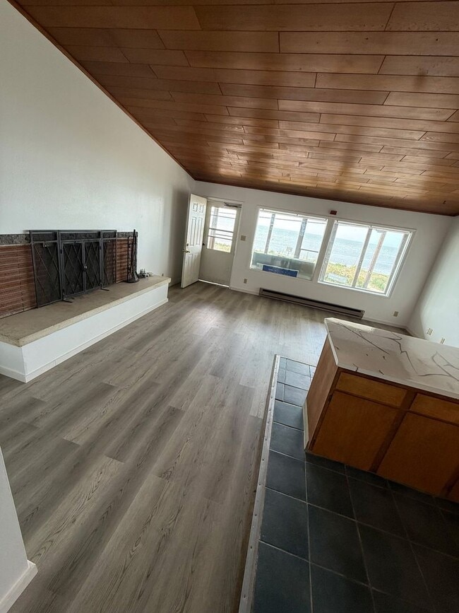 8124 Birch Bay Dr Unit 8124 BIRCH BAY DRIVE #2 Blaine WA