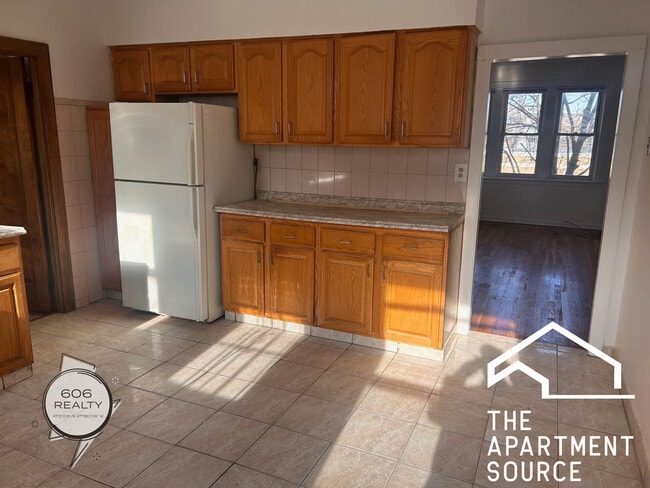 Building Photo - 4917 W Berteau Ave Unit 1 Rental