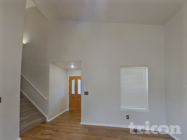 Photo - 1028 Oriole Cir
