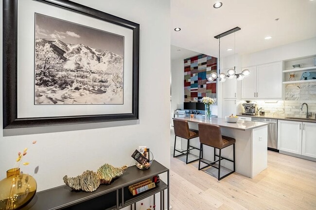 Photo - Luxury 1 Bed 1 Bath Condo at The Peloton W/Best Amenities in Boulder. Utilities Included. Unit 114