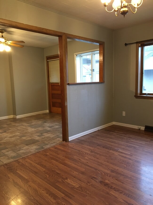 Building Photo - 9 G Dr Rental