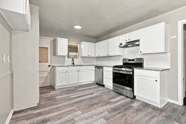 Photo - 1017 N College Ave