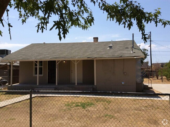 Building Photo - Available Soon! Rental