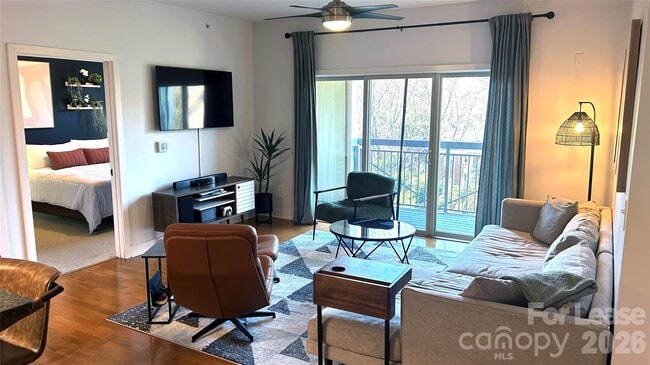 Building Photo - 630 Calvert St Unit 409