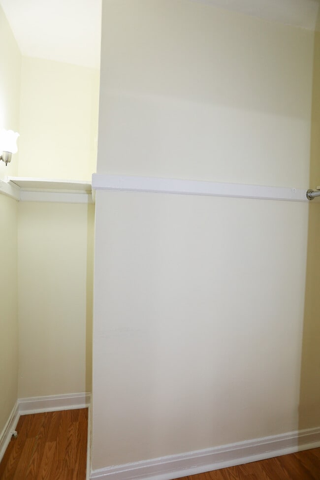 Photo - 6233 N Winthrop Ave Unit #302