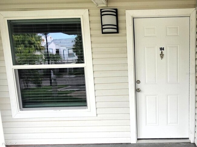 Photo - 2 br, 2 bath Condo - 2568 Woodgate Bouleva...