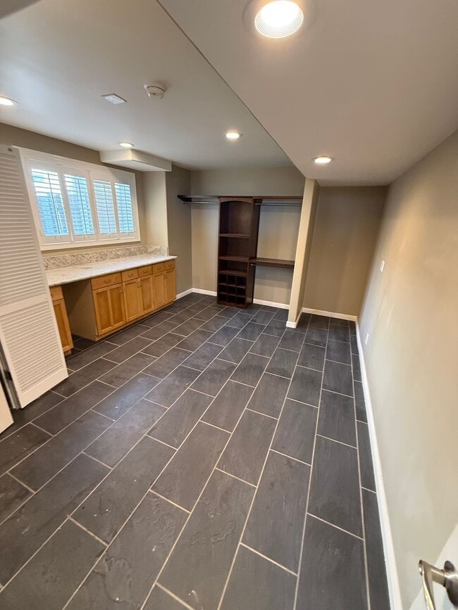 Photo - 1627 Paula Dr Unit Downstairs