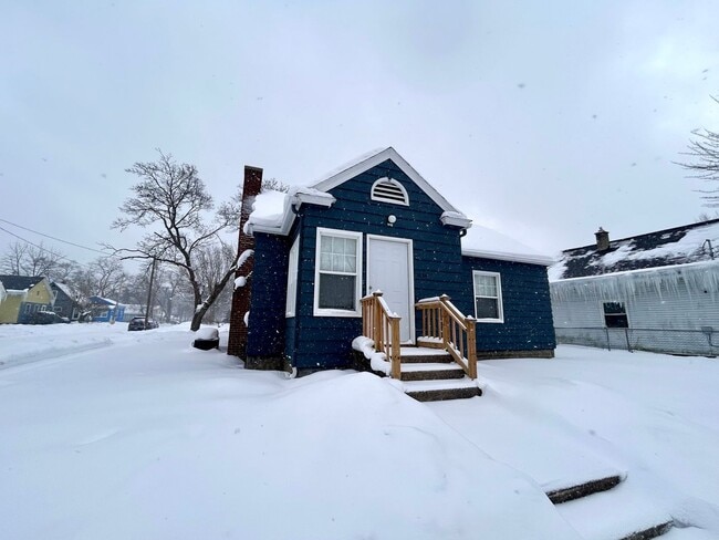 Building Photo - Two Bedroom Home in Muskegon