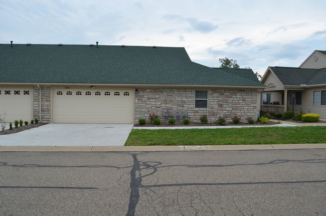 Building Photo - 1004 Altamonte Dr Unit 1004