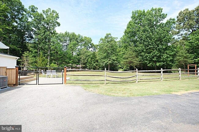 Photo - 45170 Settlers Ln