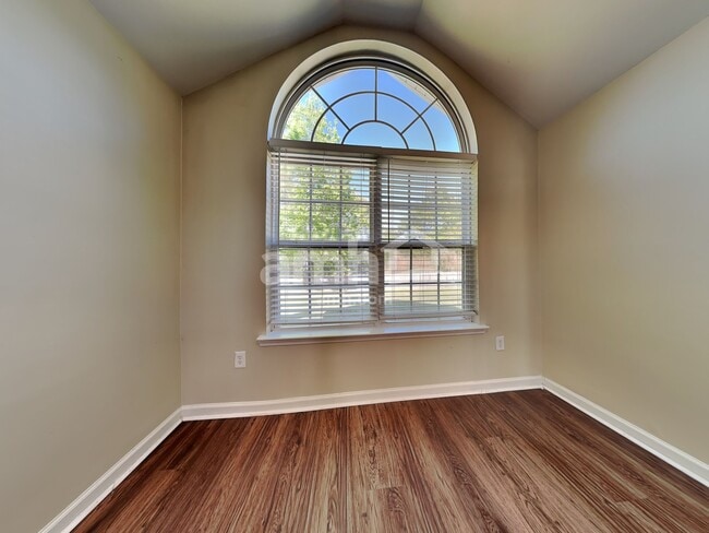 Photo - 28 Bostwick Dr