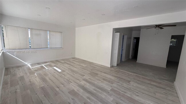 Photo - 7600 Dickens Ave Unit 4