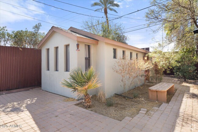 Building Photo - 2254 N 17th Ave Rental