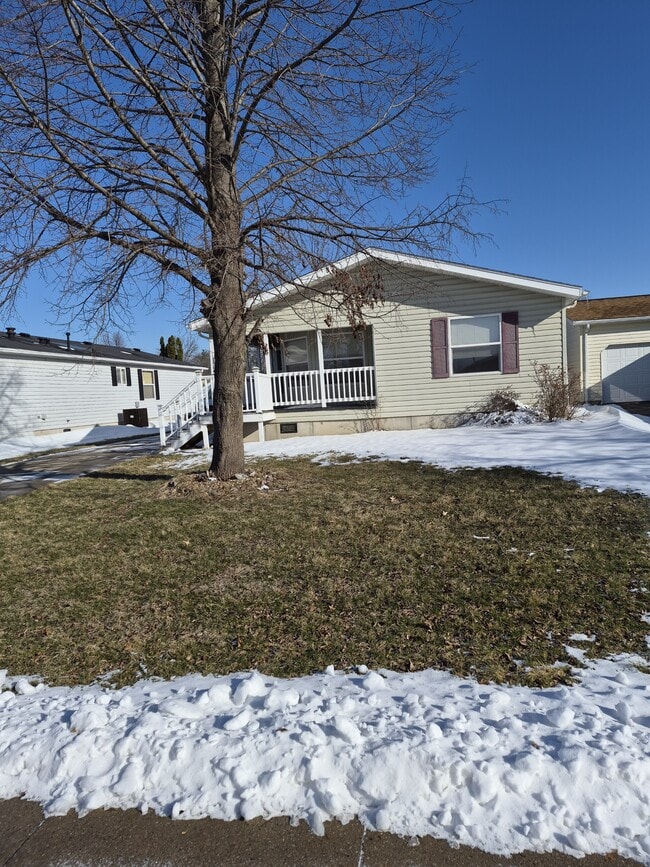 Building Photo - 134 Paddock Cir