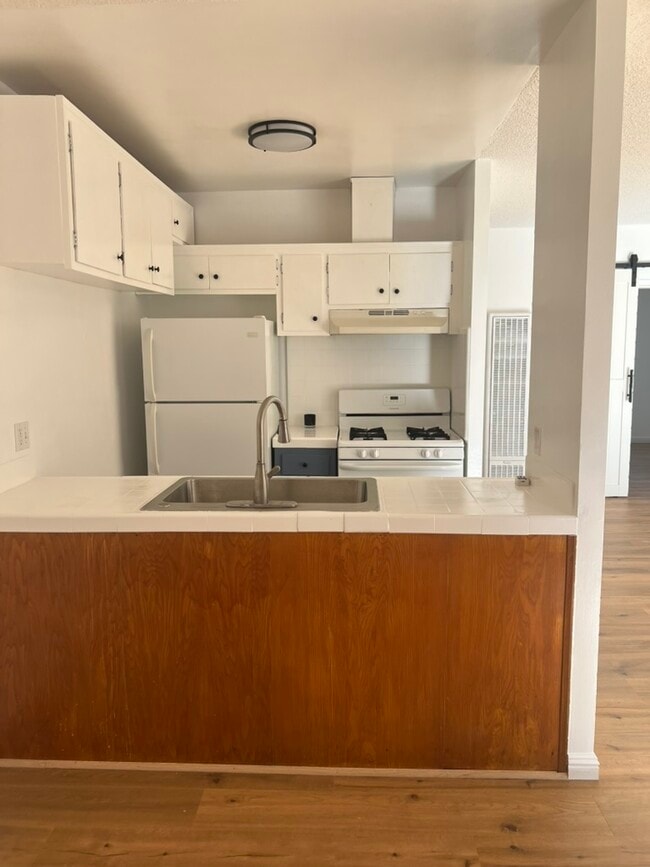 1542 Hi Point St Unidad 7