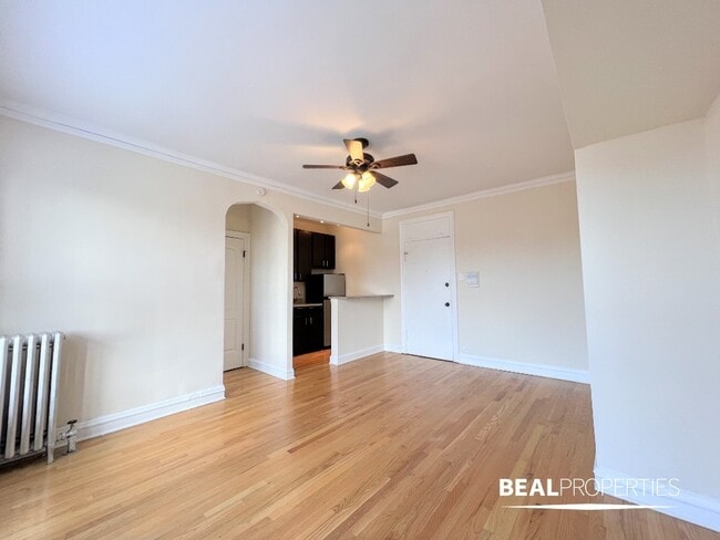 4614 N Paulina
