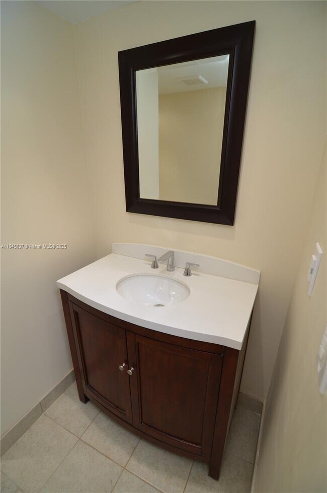 Photo - 2935 NE 163rd St Unit 5U