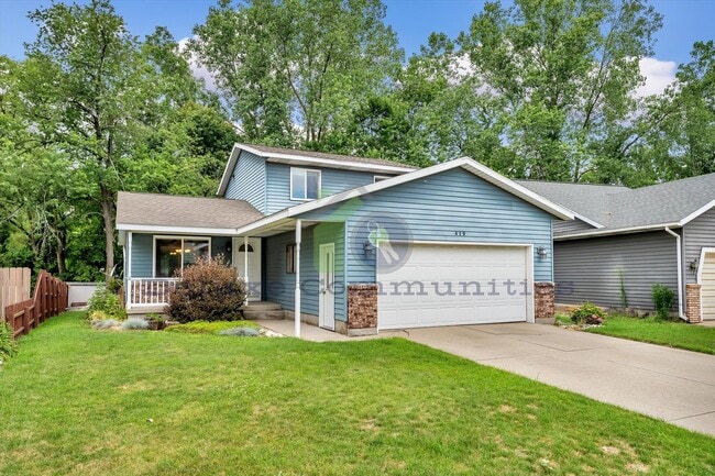Beautiful Spacious 4 Bedroom Kentwood Home - Beautiful Spacious 4 Bedroom Kentwood Home