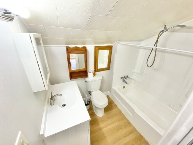 Photo - 214 Prim Rd Unit 3