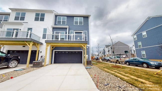 Building Photo - 2877 Rayfield Ave Rental