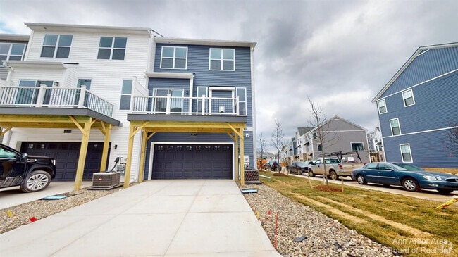 Building Photo - 2877 Rayfield Ave Rental
