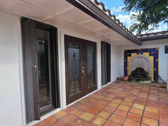 Photo - 690 NW 68th Ave