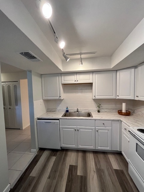 Building Photo - 3504 Beneva Rd Unit #209 Rental