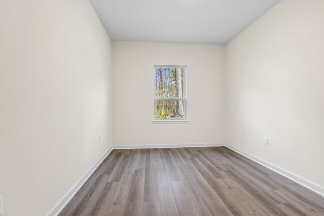 Photo - 20983 Oregon St