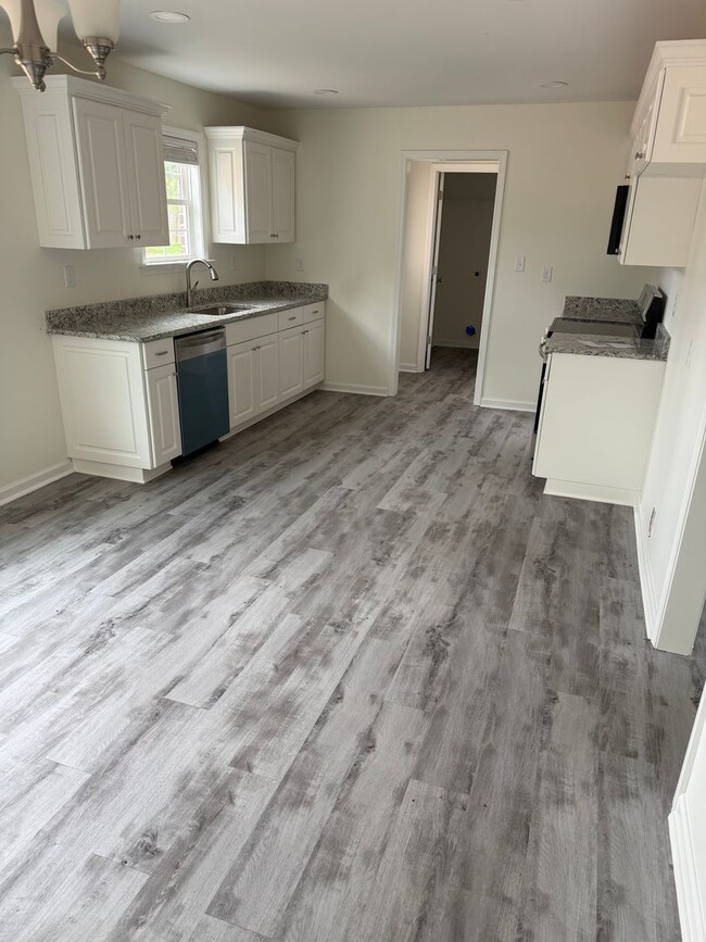 Photo - Brand New Build!