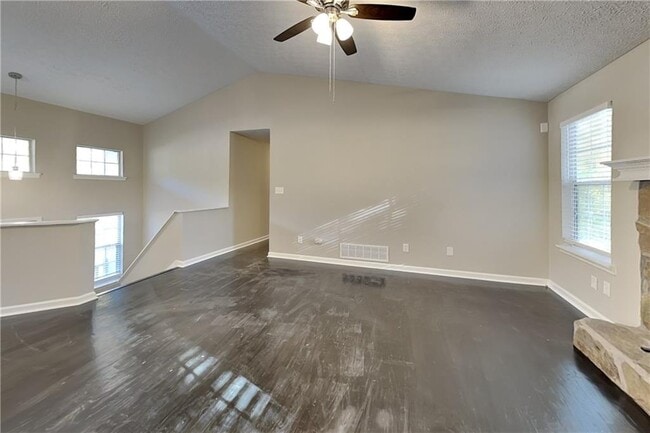 Photo - 260 King William Dr