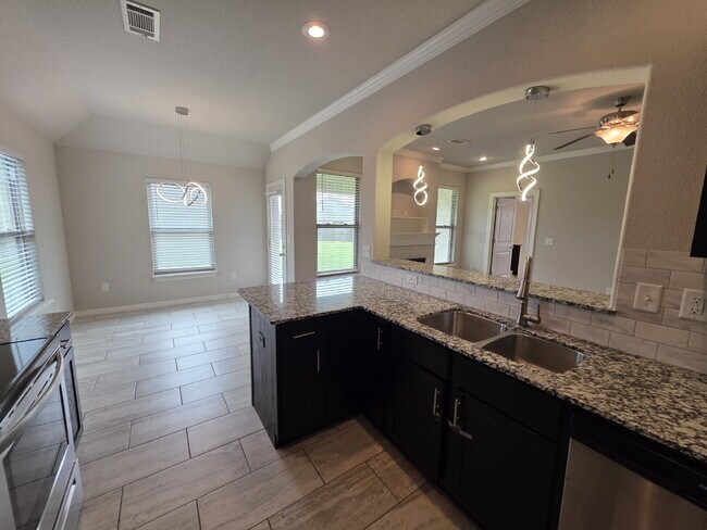 Photo - 1100 Gardenia St